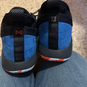 Men’s Nike basketball shoes. Size 11